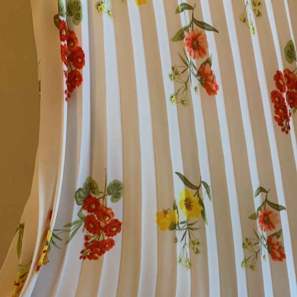 Pleated White Floral Midi Skirt - Picture 2 of 5
